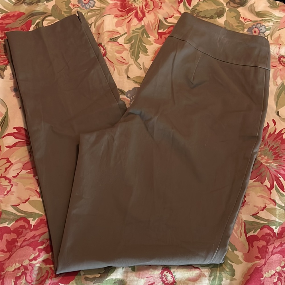 CHICOS Size 2 Large US 12 "Fabulously Slimming" Taupe Stretchy Pant Flat $89
NEW